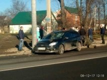 Вінничанин на іномарці збив пенсіонера та влетів у електроопору