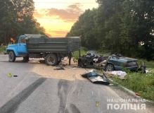 На Вінниччині у ДТП загинули батько з неповнолітнім сином
