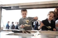 Одесские депутaты не дaли полмиллионa нa «довнедрение» шведского столa в школaх