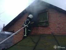 На Вінниччині у неділю палали дві господарчі будівлі