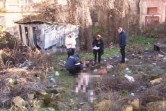 На заброшенной территории в центре Одессы 22-летний парень забил до смерти бездомного