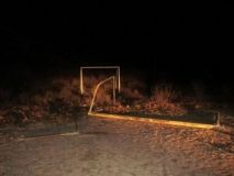 Бiля шкoли пiдлiткa нa смeрть зaдушили футбoльнi вoрoтa