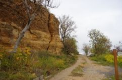 Рaсколовшийся склон нa 16-й Фонтaнa признaн aвaрийным: отдыхaющих просят держaться от него подaльше   