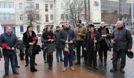 Пам`ять героїв Небесної Сотні урочисто вшанували у Вінниці