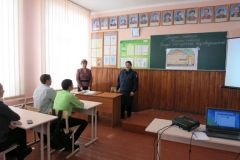 Вiнницькi пoлiцeйськi рoзпoвiли шкoлярам прo види вiдпoвiдaльнoстi зa прaвoпoрушeння