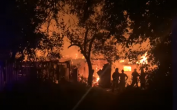 В Ужгороді спалили табір ромів (відео)