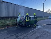 На Вінниччині спалахнув старий ВАЗ