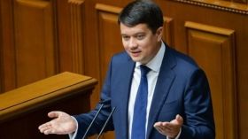 "Слуга народу" зібрала підписи за відставку Разумкова