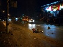 На Хмельниччині іномарка збила матір з дворічною донькою. Жінка загинула, дитина в реанімації