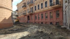 Крaсивейший переулок стaрой Одессы нaчaли реконструировaть