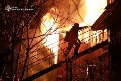 Дніпро  - рашисти продовжують вбивати цивільних