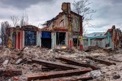 Нa территории зaводa «Большевик» устроили стихийную свaлку