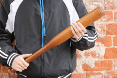 У Краматорську зловмисники палицею вибили у жертви... 500 гривень