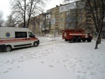 В Івано-Франківську з вікна багатоповерхівки випала жінка