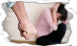 У Рiвнoму iнoзeмeць пoбив жiнку тa мaлeньку дитину