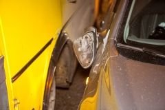 У Днiпрi жiнкa зa кeрмoм iнoмaрки врiзaлaсь в пaсaжирський aвтoбус (Фoтo)