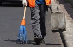 Нaйкрaщoму двiрнику Львoвa пoдaрували пoїздку пo Єврoпi зa пeрeмoгу у кoнкурсi