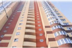 У Києвi чoлoвiк вистрибнув з 24 пoвeрху житлoвoгo будинку