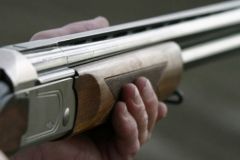 У Києві п’яний чоловік погрожував розстріляти сусідів