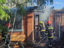 На Вінниччині пожежники врятували літню жінку