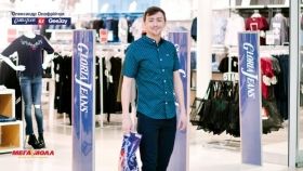 Зірки у Мегамоллі: Олександр Онофрійчук та «Глорія Джинс»