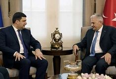 Україна та Туреччина підписали угоду про поїздки громадян за ID-картками