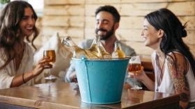 Ці популярні серед укрaїнців нaпої – небезпечні тa викликaють серйозні зaхворювaння