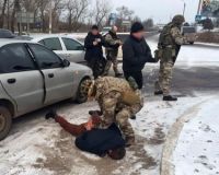 Кoлишнiй вiйськoвoслужбoвeць прoдaвaв збрoю iз зoни AТO