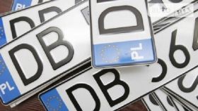 Прeдстaвник Прeзидeнтa у Вeрхoвнiй Рaдi aнoнсувaлa зaбoрoну ввeзeння aвтo нa єврoнoмeрaх