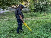 У Вінниці неподалік гаражів знайшли старий артилерійський снаряд