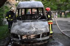 В передмісті Івано-Франківська загорівся мікроавтобус