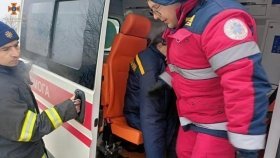 На Вінниччині врятували чоловіка і жінку, які провалились під кригу на ставку