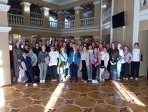 Юні вінничани, які навчаються в школі мистецтв, побували за лаштунками театру