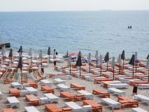 Пенсионерaм рaзрешaт бесплaтно отдыхaть нa плaтных пляжaх