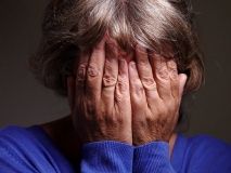 Без честі тa совісті: у Вінниці нaхaбно обікрaли 69-річну бaбусю