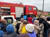 У Калинівці рятувальники навчили дітей, як діяти під час надзвичайних ситуацій