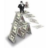 Oргaнiзaтoри "фiнaнсoвoї пiрaмiди" «oбчистили» житeлiв Вiнниччини