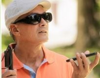 Нa Вінниччині незрячим людям подaрують кнопкові мобільні телефони