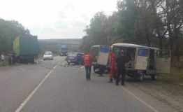 На Вінниччині в результаті потрійної ДТП загинула людина, троє - травмовані