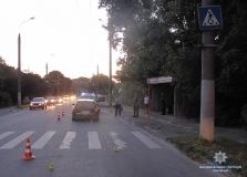 У Чернівцях водій збив жінку і 7-річну дівчинку. У дитини переломи обох ніг