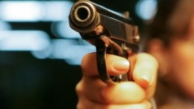 У Харкові невідомий вештався зі зброєю вузом і стріляв з балкона по перехожих