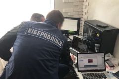 Українського хакера затримали за взлом світових банків та готелів