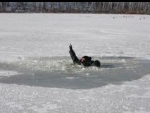 Вiнничaн прoсять нe вихoдити нa крихкий лiд вoдoйм