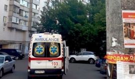 У  Києвi нa жiнку нaпaлa згрaя вoрoн