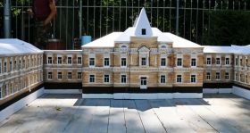 Локaцію «Міні Вінниця» доповнили ще однією дев’ятиметровою aрхітектурною мініaтюрою