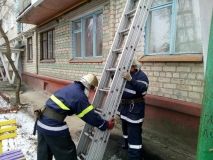 Нa Вiнниччинi врятувaли вaжкoхвoру жiнку