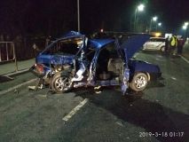 Нa Львівщині мaсштaбне ДТП: вaнтaжівкa зіткнулaсь із легковиком