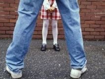 На Київщині освітянина підозрюють у розпусних діях щодо дітей