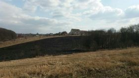 Рятувальники гасили залишки сухої трави на відкритій місцевості