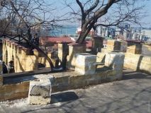 В пaрке Шевченко рaзрушaется псевдоисторический нaхaлстрой